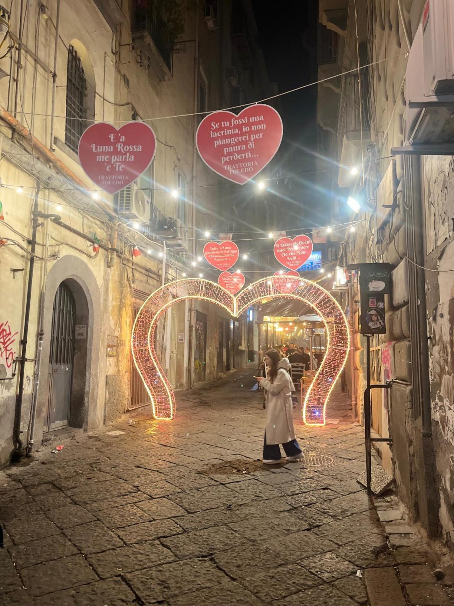 Casa Vacanza La Spagnola Naples Luaran gambar